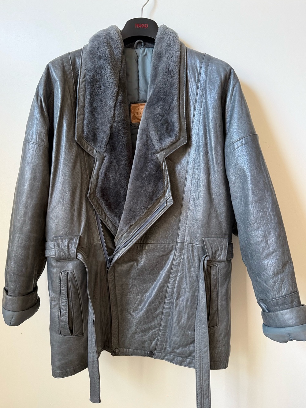 VINTAGE The Olde Hide House 100% leather sheepskin collar long coat with belt